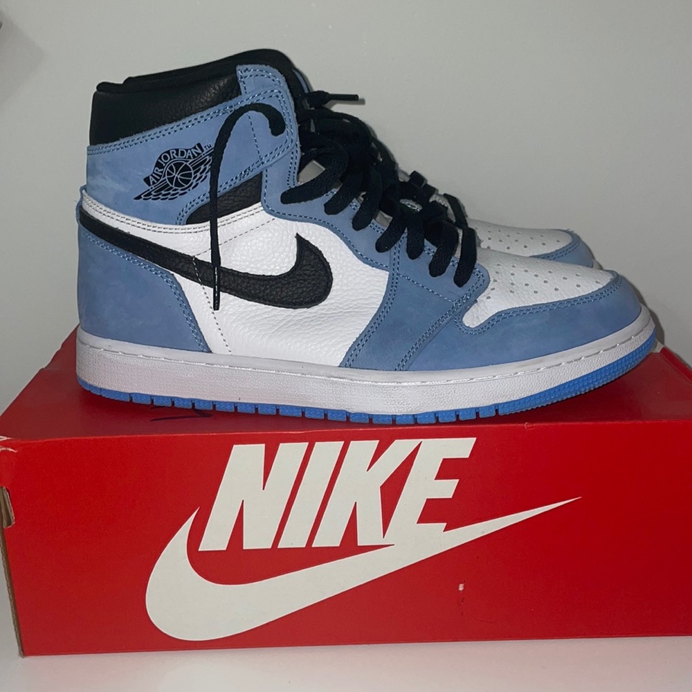 BRAND NEW Jordan 1 Retro High OG- University Blue